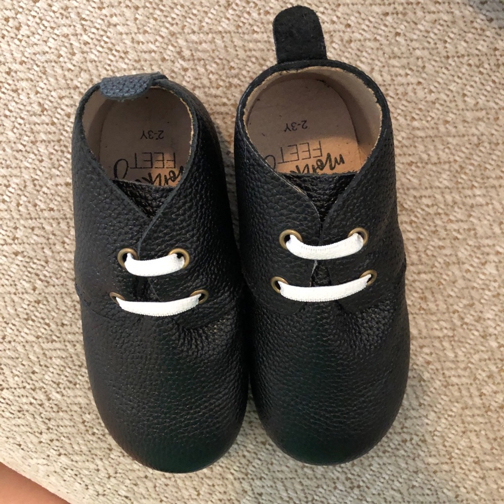 Monkey feet